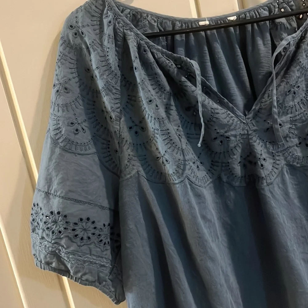 Teal top. Size M Worn several times Listing # 9942 - Picture 2 of 7
